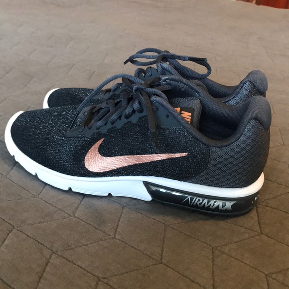 women's nike black and rose gold shoes